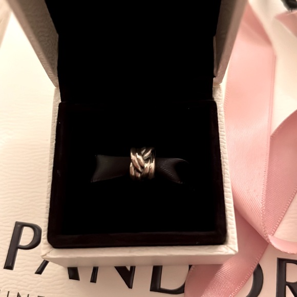 BNIB Pandora Forget Me Knot Retired Charm - Picture 2 of 3